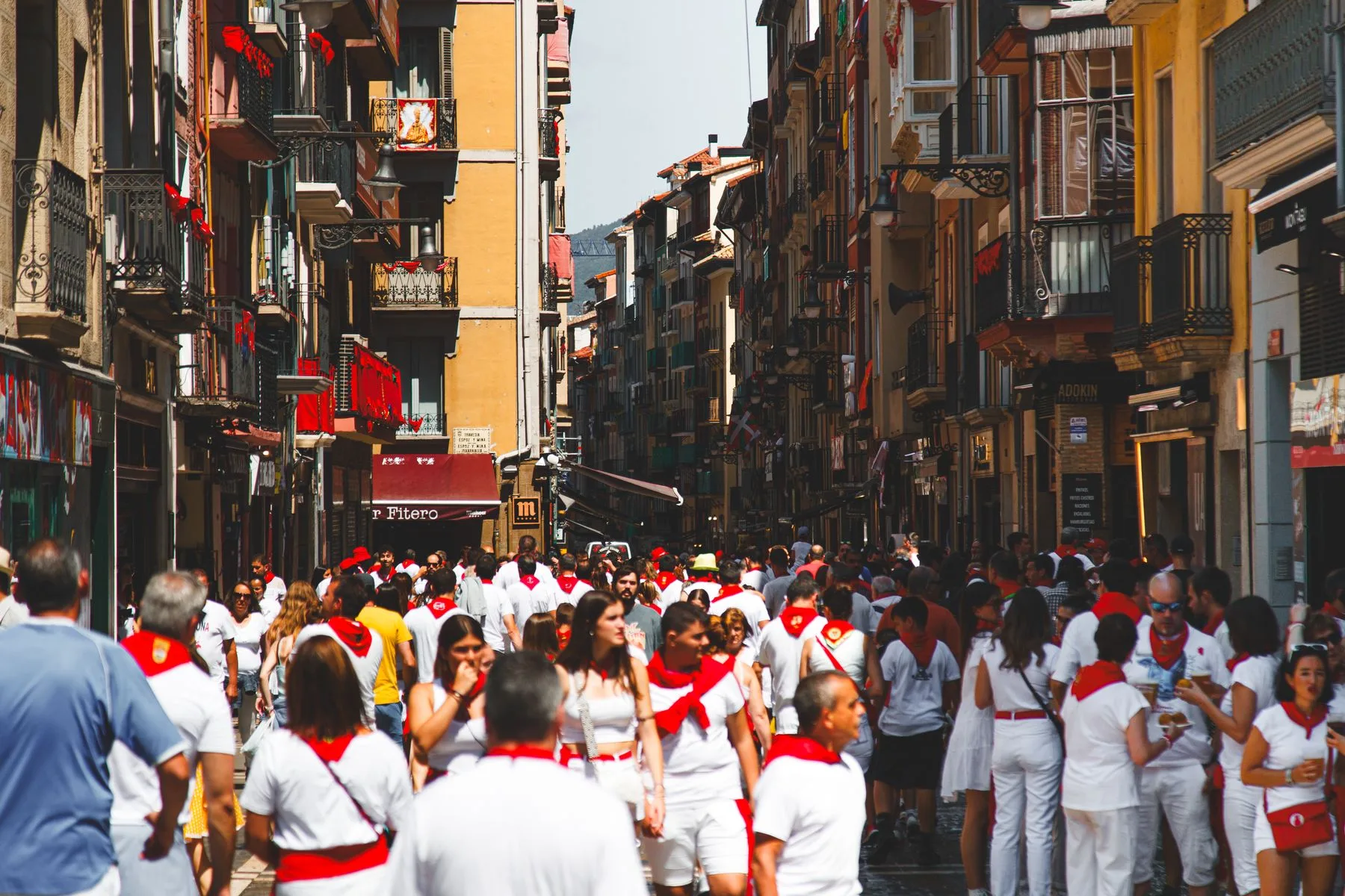 Calles de Pamplona llenas durante San Fermín